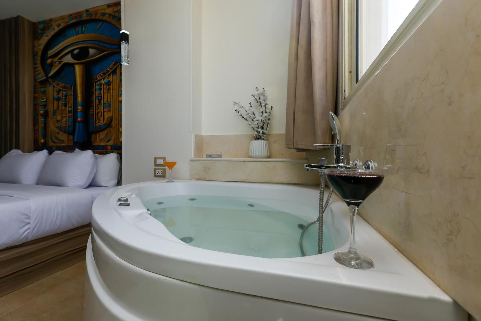 Pyramids View& Grand Museum With Jacuzzi On Eleven Floor & Roof Restaurant Apartment